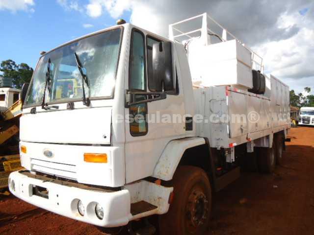 68/22021 - CAMINHÃO FORD CARGO MOD. 2628-E, TRUCK, TIPO COMBOIO, 