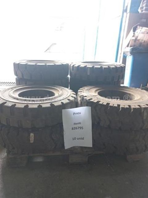 43/23094 - 10 PNEUS MACIÇOS P/EMPILHADEIRA M/FRONT RUBBER 700X12.