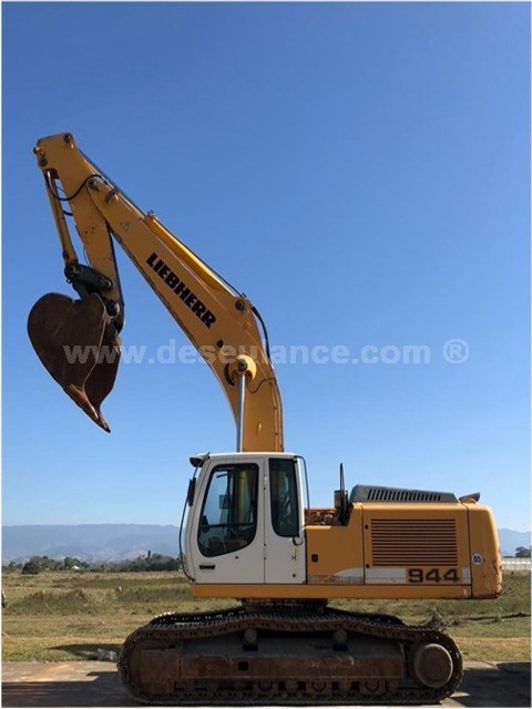 04/23153 - ESCAVADEIRA HIDRÁULICA LIEBHERR MOD. R 944 C, ANO 13, 