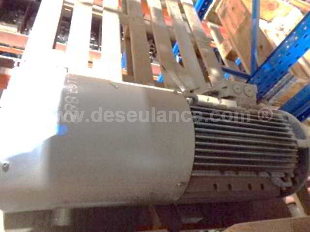 82/23153 - 03 MOTORES ELÉTRICOS, TRIFÁSICOS