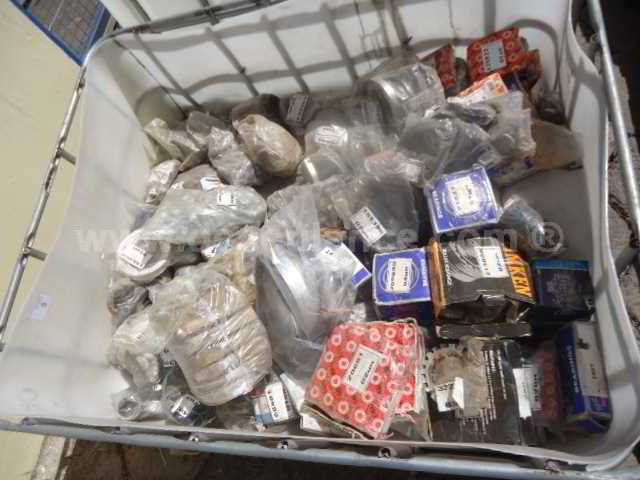 03/23162 - APROX. 887 PEÇAS S/USO: 34 ROLAMENTOS, MANCAIS E OUTRAS