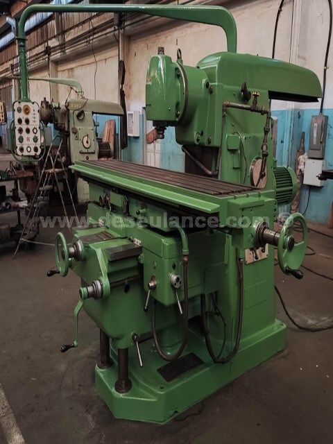 07/23166 - FRESADORA UNIVERSAL TOS KURIM FA5B, MESA 2.000 X 450MM.