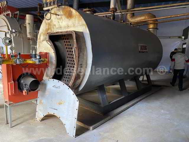 15/23173 - CALDEIRA A GÁS M/ATEC, 2.000 KG/H, ANO 05.