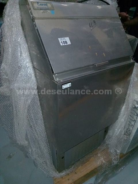 108/24168 - MÁQ. FABRICADORA DE GELO CUBO EGCC-50A COMPACTA M/EVEREST,