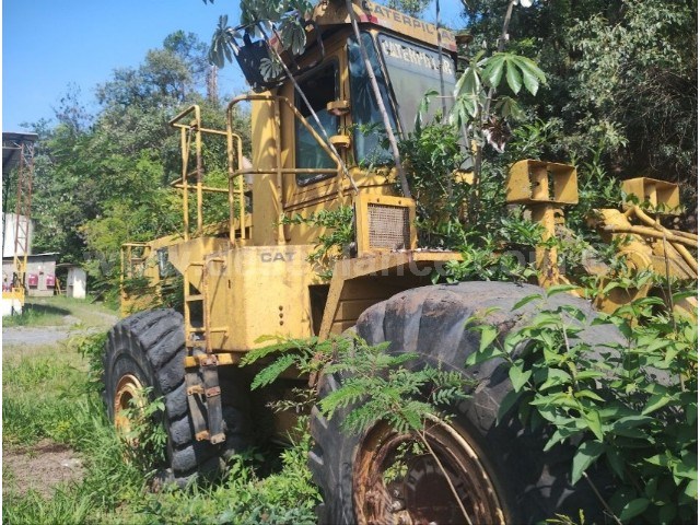 203/24176 - TRATOR DE PNEUS M/CATERPILLAR MOD. 924C, C/LÂMINA, ANO 96.