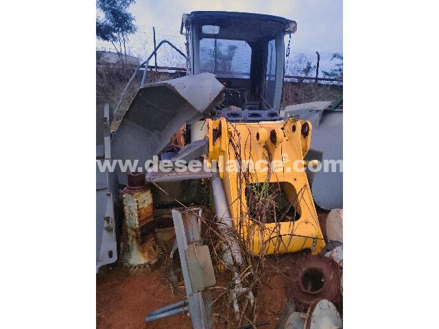 19/25091 - PÁ CARREGADEIRA LIEBHERR L538, ANO 14, AMARELA, 