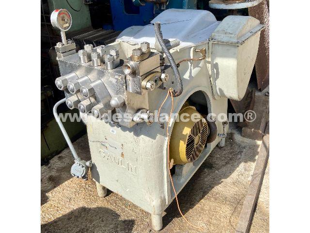 239/25103 - HOMOGEINIZADOR ALTA PRESSÃO M/APV GAULIN MOD. DE 6,