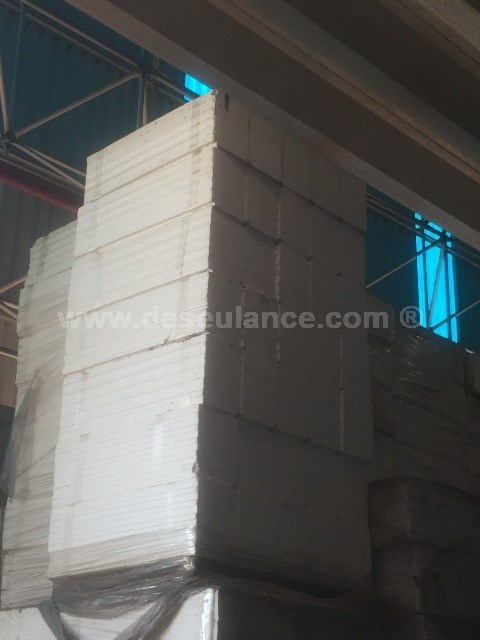 121/25137 - APROX. 900 PCS. ISOPOR EM BLOCO 1.000X500X250 MM. (RV 580)