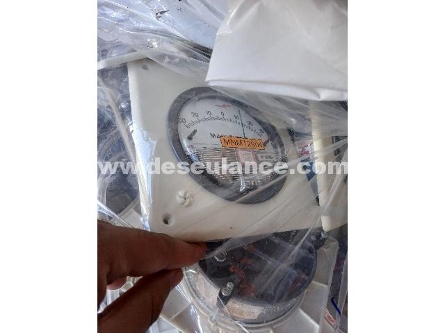 144/25156 - APROX. 150 MANÔMETROS.