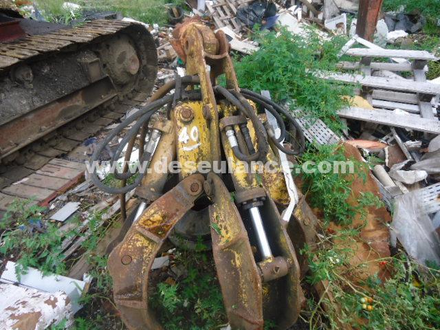 40/26014 - GARRA HIDRÁULICA P/SUCATA C/4 GARRAS.