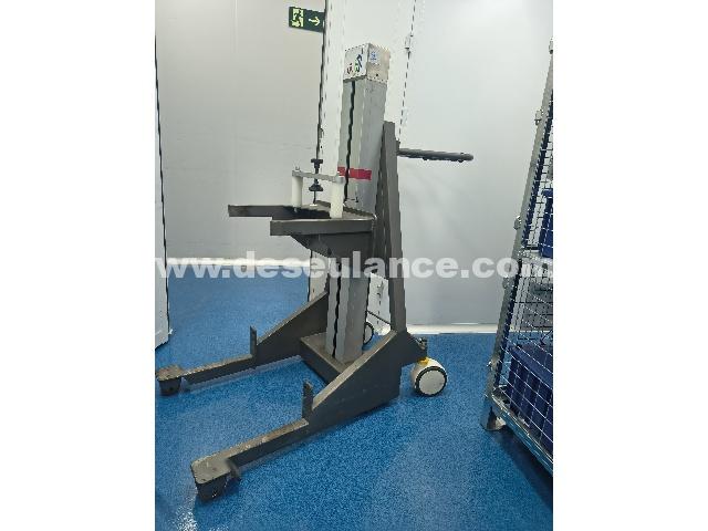 09/26049 - CARRINHO P/PRODUÇÃO MANUAL EM AÇO CARBONO. 