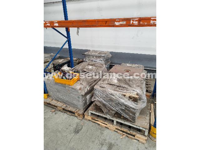 02/26063 - 11.702 KG (LANCE POR KG) 11 MOLDES DE INJEÇÃO PLÁSTICA