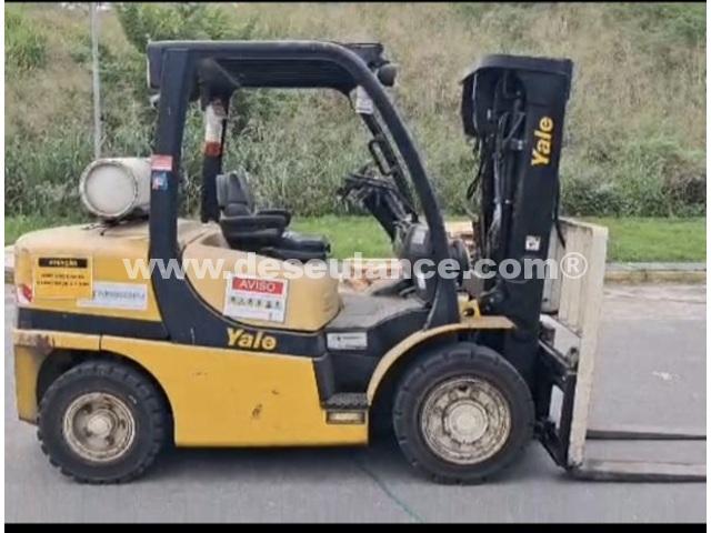 22/26114 - EMPILHADEIRA GLP M/YALE MOD. GP090VX, CAPAC. 4,5 TON, ANO 14